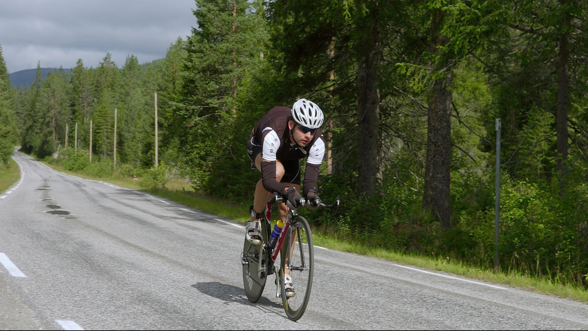 九游体育登录入口-WRC挑战极限：车手面临的最大考验，wrc选手