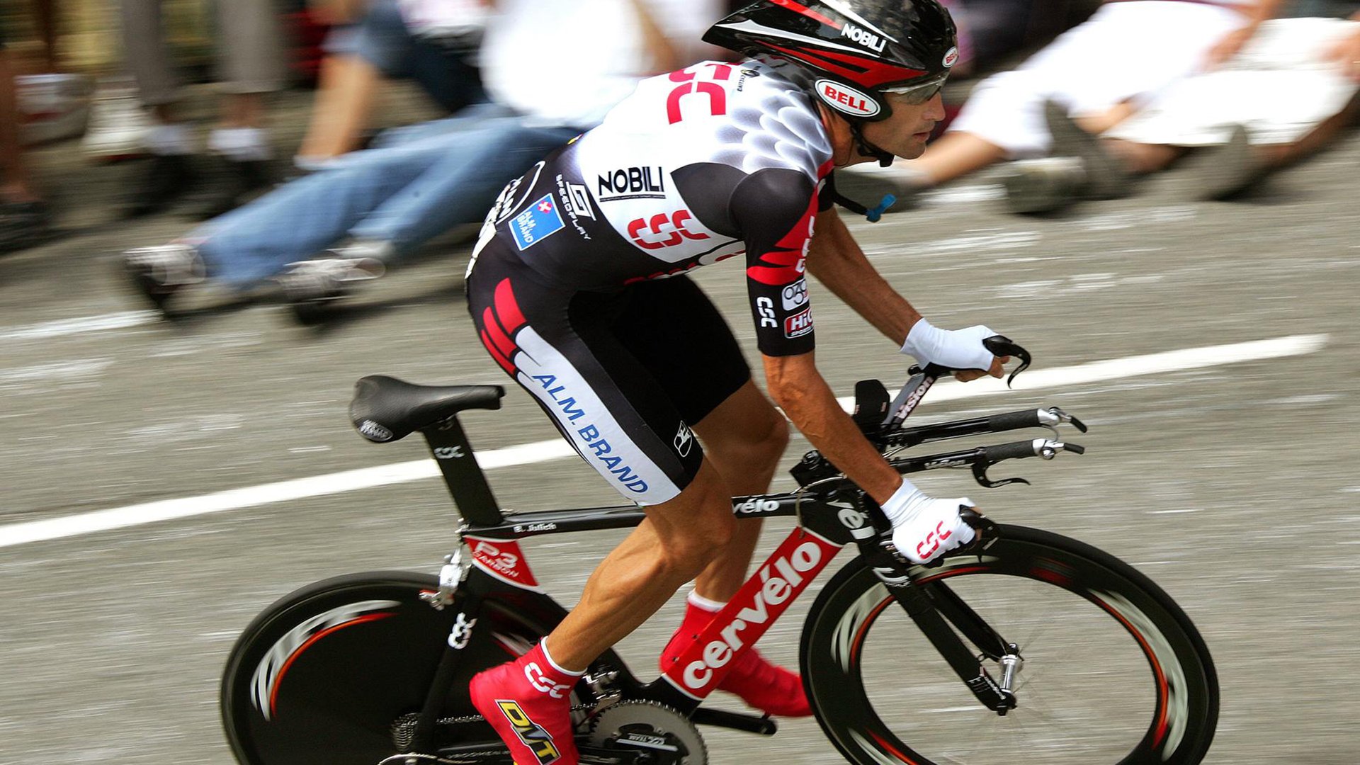 WRC新轮胎技术:提升性能的关键因素,wingr轮胎