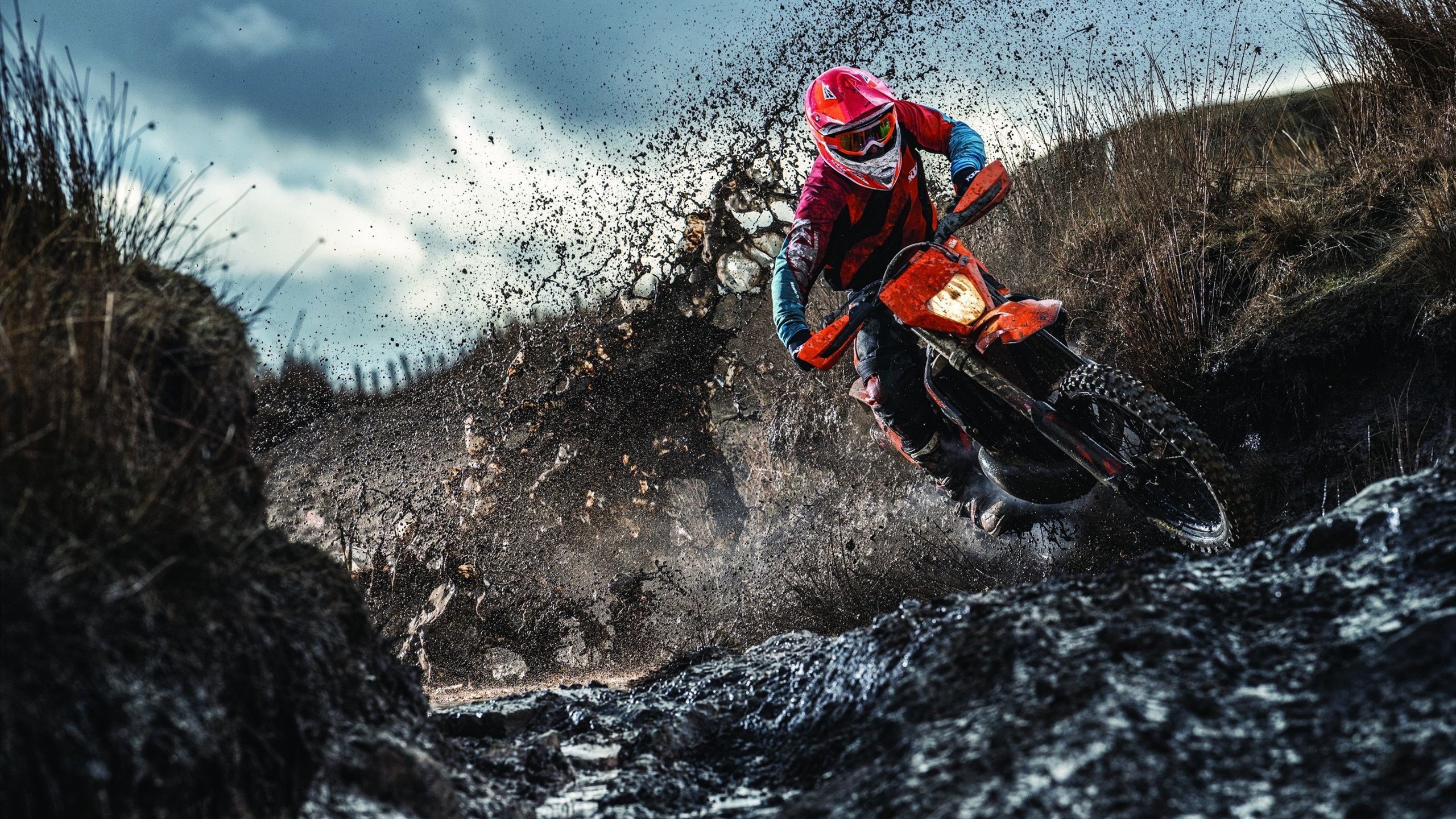 【虚拟现实看比赛】未来观众可能在家享受“身临其境”体验,虚拟现实视频介绍