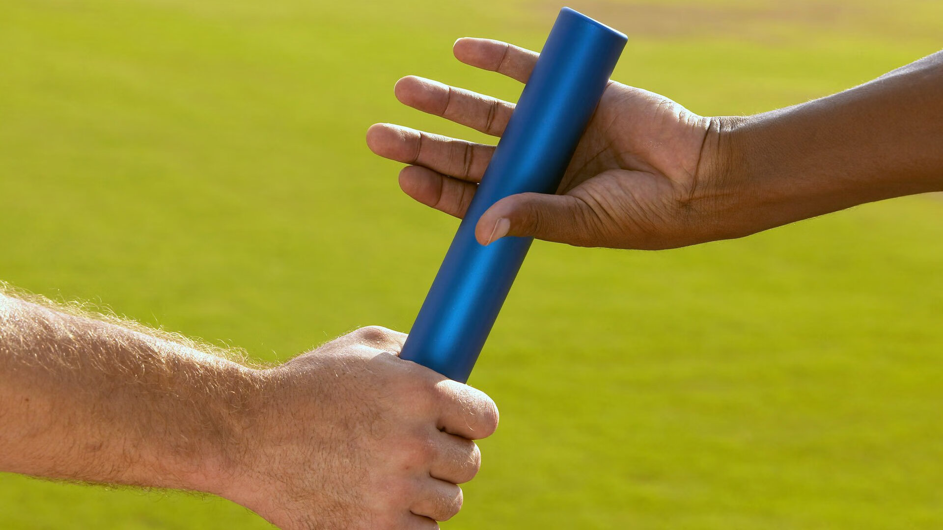 九游官网APP-最实用的驾驶技巧：车手告诉你如何在极限中求稳，极限驾驶技术教学