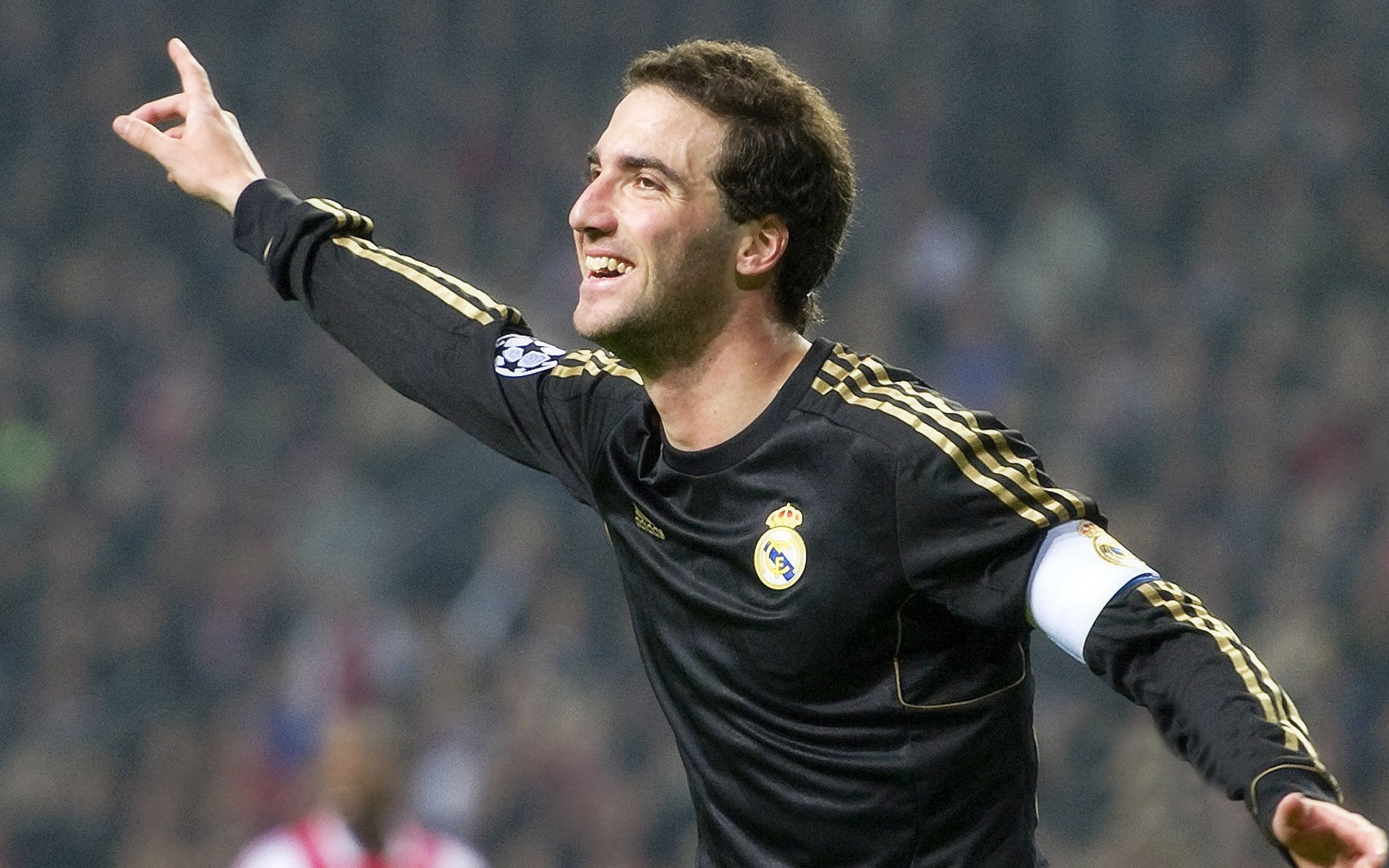 九游jiuyou-社交媒体热议：粉丝最关心的问题解答，社交媒体粉丝数量排行